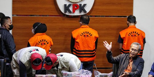 KPK Cegah 4 Orang Keluar Negeri Terkait Kasus Bupati Nonaktif Meranti