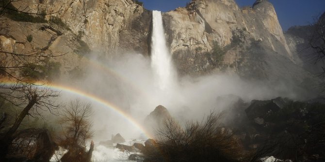 Ancaman Banjir Bandang Dibalik Keindahan Air Terjun di Taman Nasional Yosemite