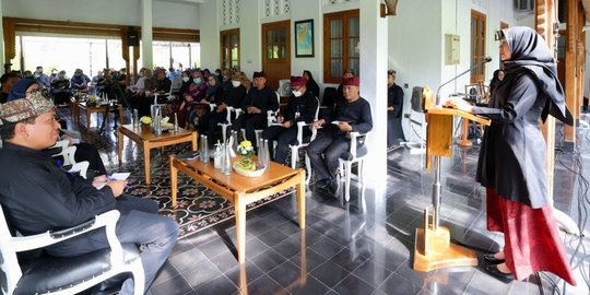 Cara Bupati Ipuk Ikut Pacu Turunkan Angka Kematian Ibu dan Bayi