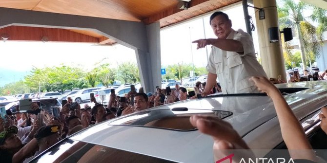 Tiba di Padang Pariaman, Menhan Prabowo Diteriaki 'Presiden' oleh Pendukung