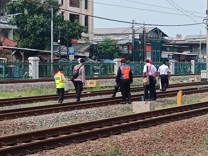 lokasi kasat narkoba polres jaktim bunuh diri