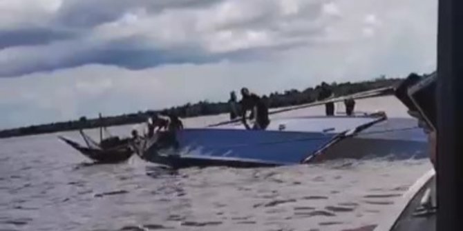 Speedboat Evelyn Terbalik Tewaskan 12 Penumpang, Kapten Kapal Jadi ...