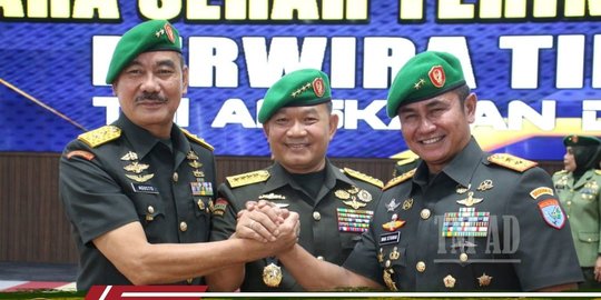 Salam Komando 3 Jenderal TNI, Mayjen Kopassus & Kavaleri di Tengahnya Bintang 4