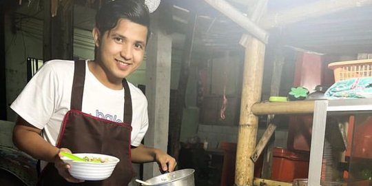 Bantu Ibunda Jualan, Intip Potret Jirayut Selama di Kampung Halaman Thailand