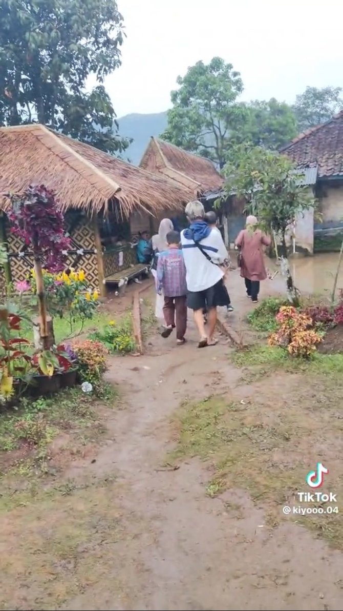 rumput halaman rusak begini kondisi terkini rumah abah jajang usai viral di medsos