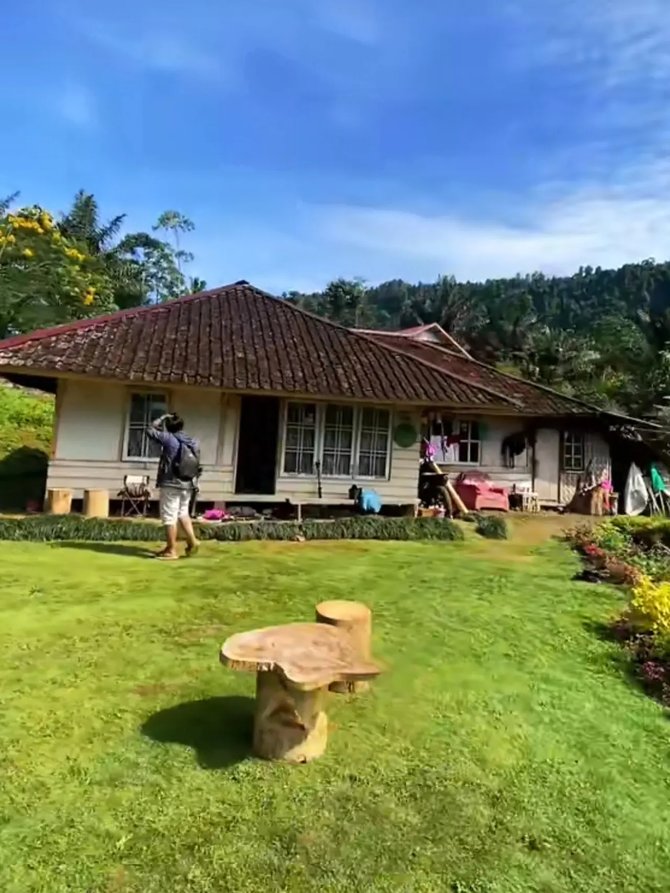 suasana rumah abah jajang yang asri