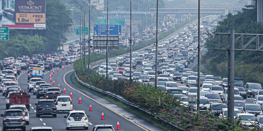 Arus Balik di Tol Jagorawi Padat Merayap