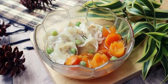 Resep Sup Wonton dengan Wortel dan Kacang Polong