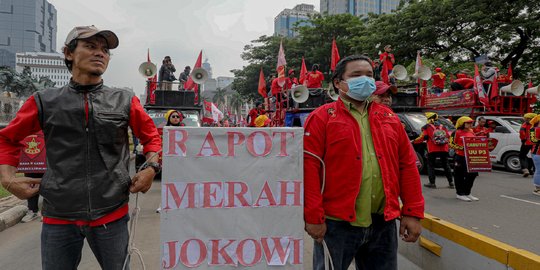 Buruh Demo Depan Istana & MK, Jalan Menuju Medan Merdeka Barat & Patung Kuda Ditutup