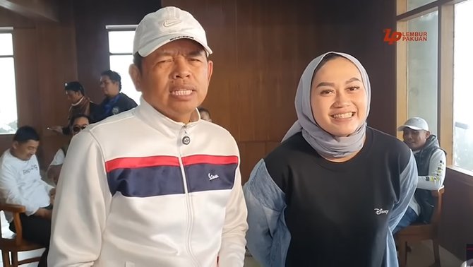 cuaca dingin dedi mulyadi tiba tiba dipeluk wanita 039maaf saya enggak ada perasaan039