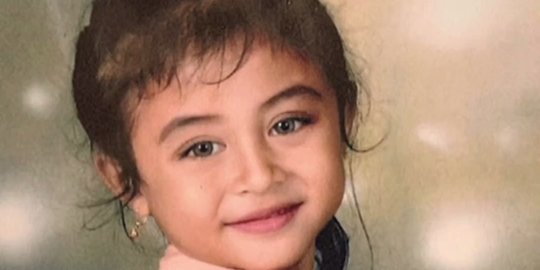 7 Foto Masa Kecil Margin Wieheerm Mirip Banget Sang Anak, Netizen 'Guzel Versi Mini'