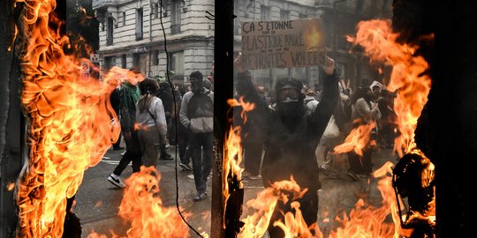 Aksi May Day di Prancis Berujung Ricuh, Ratusan Demonstran Ditangkap