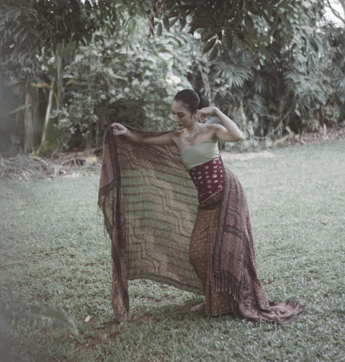 sukses perankan hantu di sewu dino ini potret asli dayinta melira yang super cantik