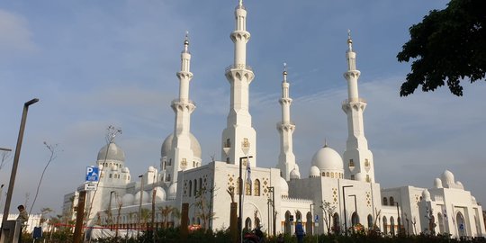 Bantah Pemotongan, PT Arsa Blak-blakan Soal Gaji Karyawan Masjid Sheikh Zayed Solo