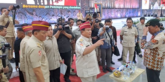 Bertemu Persatuan Purnawirawan Pejuang, Menhan Diteriaki 'Prabowo Presiden'