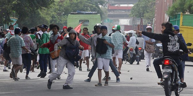 Polisi Tangkap 8 Remaja Terlibat Tawuran di Mampang Jaksel