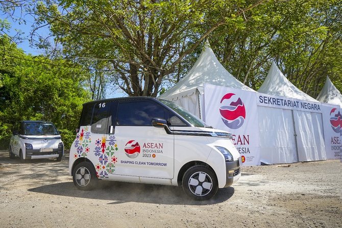 50 unit wuling air ev tiba di labuan bajo untuk dukung ktt asean 2023