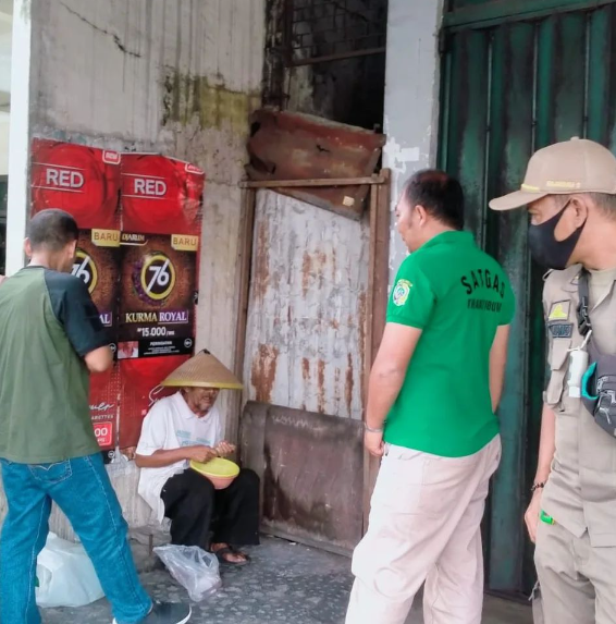 satpol pp tulungagung larang warga beri uang ke pengemis jalanan