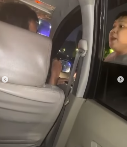 pemobil berpelat polisi arogan bukan main