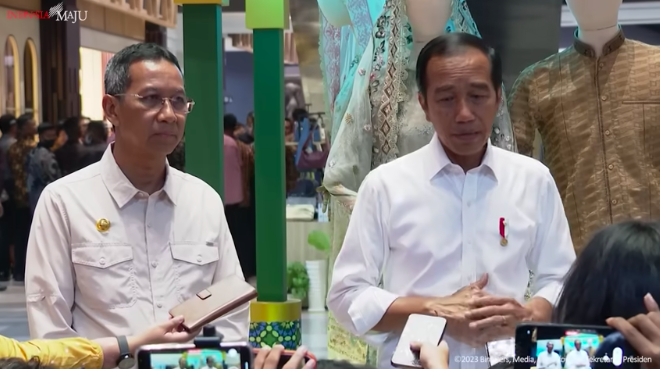 jokowi tinjau jalanan lampung hendak pastikan kebenaran video yang viral di medsos