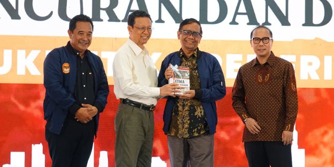 Masyarakat Ilmu Pemerintahan Indonesia Luncurkan Buku Etika Pemerintahan