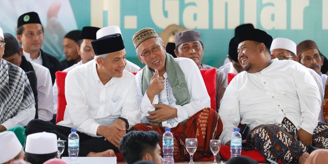 Hadiri Halal Bihalal, Ganjar Pranowo Disambut Hangat Ulama hingga Santri se-Jatim