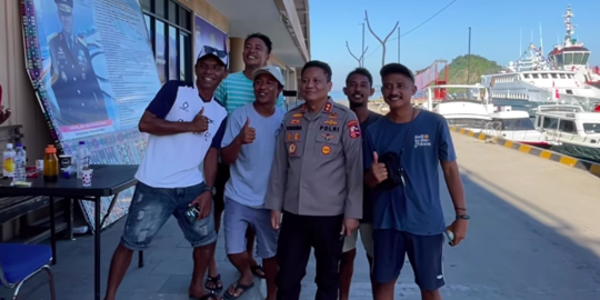 Polisi Baik Selalu Banyak yang Minta Foto, Netizen Sebut 'Pak Senyumnya Bapak Manis'