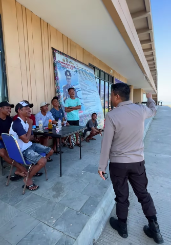 polisi baik selalu banyak yang minta foto netizen sebut 039pak senyumnya bapak manis039