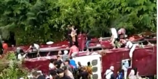 Faktor Cuaca, Bus Kecelakaan di Guci Tegal Belum Dievakuasi