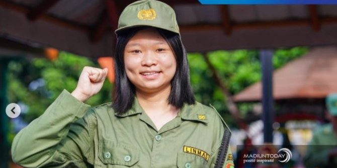 Potret Gadis Chindo Jadi Petugas Linmas Kota Madiun, Motivasinya Bikin Kagum
