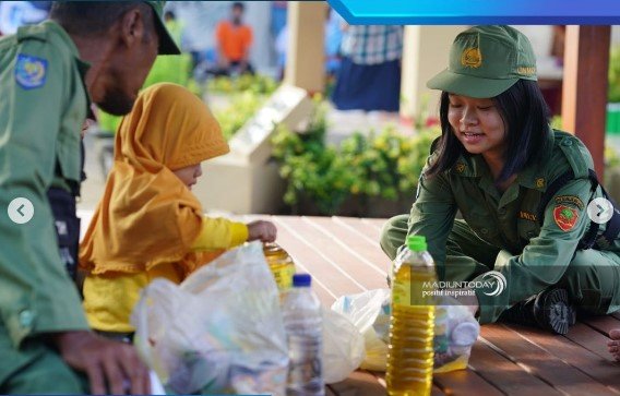 gadis chindo jadi linmas di kota madiun motivasinya bikin kagum