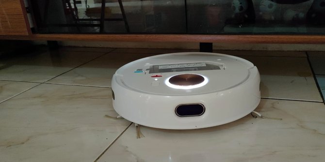 Mengenal Yeedi Floor 3 Station, Robot Pintar Pembersih Lantai Rumah Kesayangan