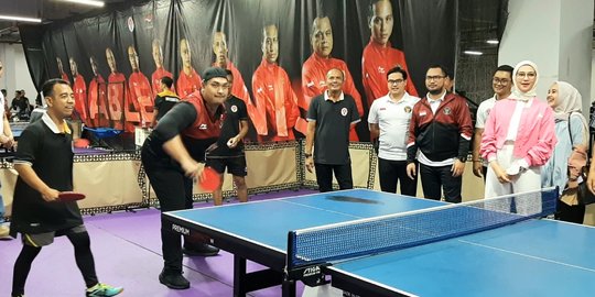 Kunjungi Atlet Pelatnas ASEAN Para Games 2023, Menpora Unjuk Gigi Main Tenis Meja