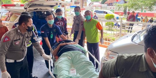 Dokter RSUD Tangsel Operasi Korban Patah Tulang akibat Kecelakaan Bus di Tegal