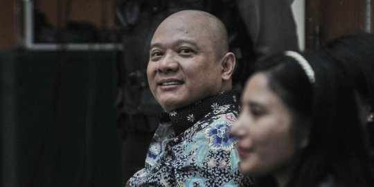 Senyum Tipis Teddy Minahasa Jelang Sidang Vonis Kasus Narkoba