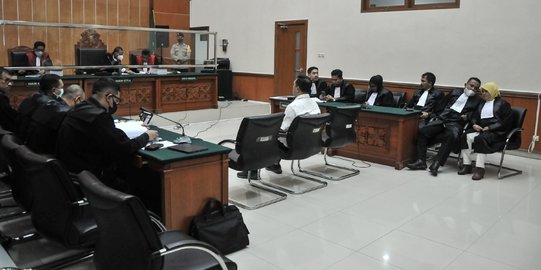 Giliran Anak Buah Teddy Minahasa Jalani Sidang Vonis Hari Ini