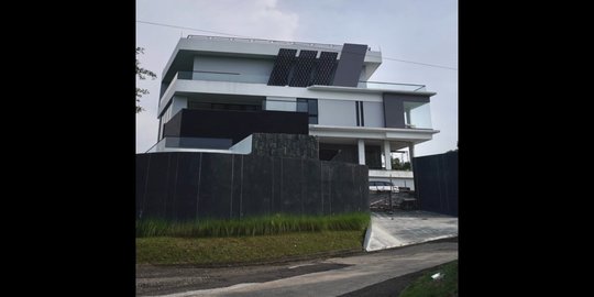 Hampir Rampung, ini 6 Potret Rumah Baru Verrell Bramasta yang Elegan dan Modern