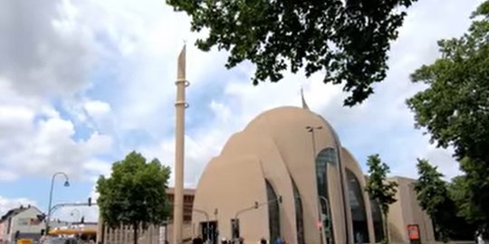 Penampakan Masjid Köln Terbesar di Jerman, Punya Bentuk Bangunan Unik