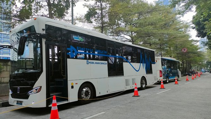 pt mobil anak bangsa siap memasarkan bus dan truk listrik baru