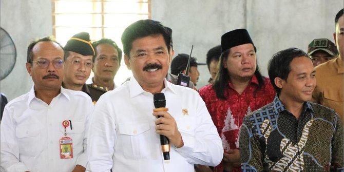 Menteri Hadi Serahkan Uang Ganti Proyek Tol Yogyakarta-Bawen: Biar Untung, Bukan Rugi