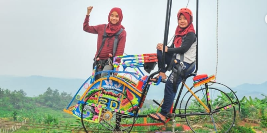 Serunya Wisata Ekstrem di Puncak Bogor, Bisa Naik Becak di Atas Ketinggian