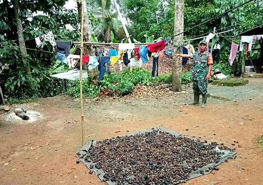 mayjen kunto beri hadiah renovasi rumah