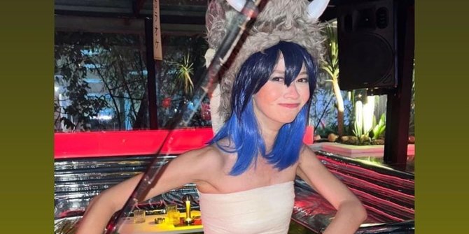 Potret Yuki Kato Cosplay Jadi Inosuke di Aries Party, Pakai Sendal Jepit Jadi Omongan