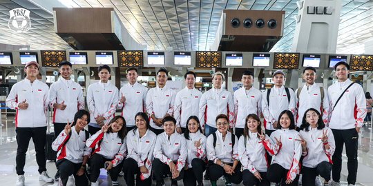 Potret Keberangkatan Tim Bulutangkis Indonesia ke China, Siap Tanding di Sudirman Cup