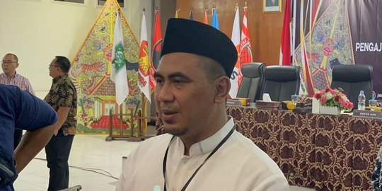 Taj Yasin Resmi Daftar Caleg DPD RI, Bawa Berkas Dukungan 8 Ribu Suara ke KPU Jateng