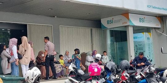 Layanan BSI Masih Eror, Calon Jemaah Haji di Tasikmalaya Panik