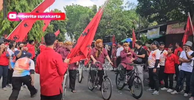 gibran rakabuming perkenalkan bacaleg pdip