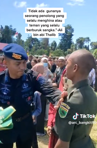 kakak brimob hadiri pelantikan adik tni