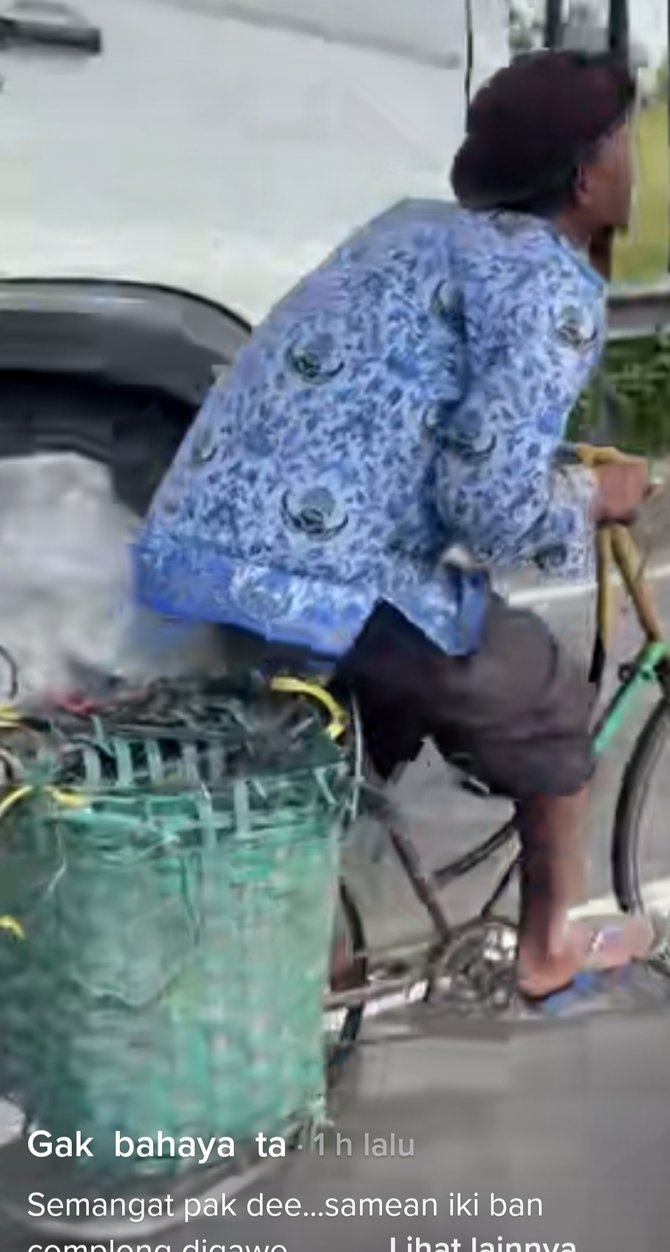 viral bapak ini mengayuh sepeda tanpa ban belakang aksinya biin warganet heran