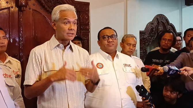 ganjar pranowo di wisma pemda pemerintah provinsi jawa tengah